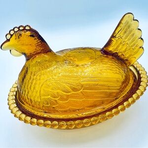 Vintage Indiana Glass Gold Amber Chicken Hen on Nest